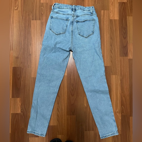 Fashion nova straight leg light wash jean, size 0 - Picture 4 of 4